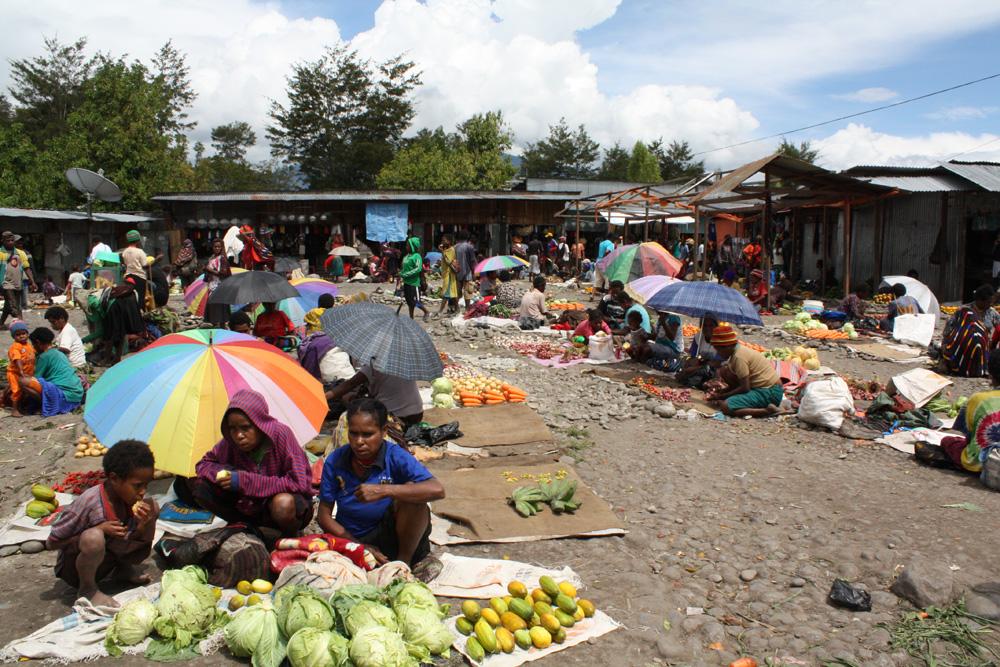 BD/153/63 - 
markt in Wamena
