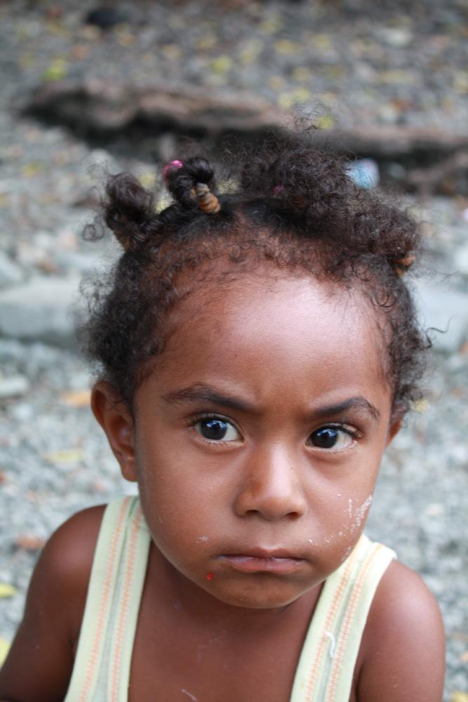 BD/153/9 - 
kind van pulau Asei, Sentani
