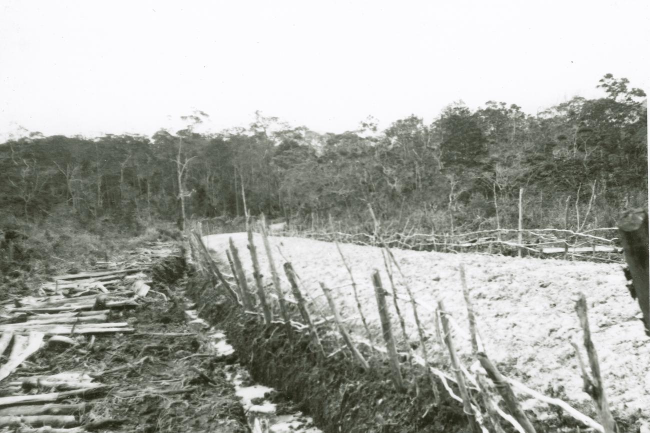 BD/84/26 - 
aanleg wegen nabij Waghete in het Tigi District.
