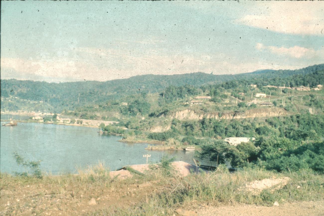 BD/67/162 -
Landschapsopname bij Jayapura