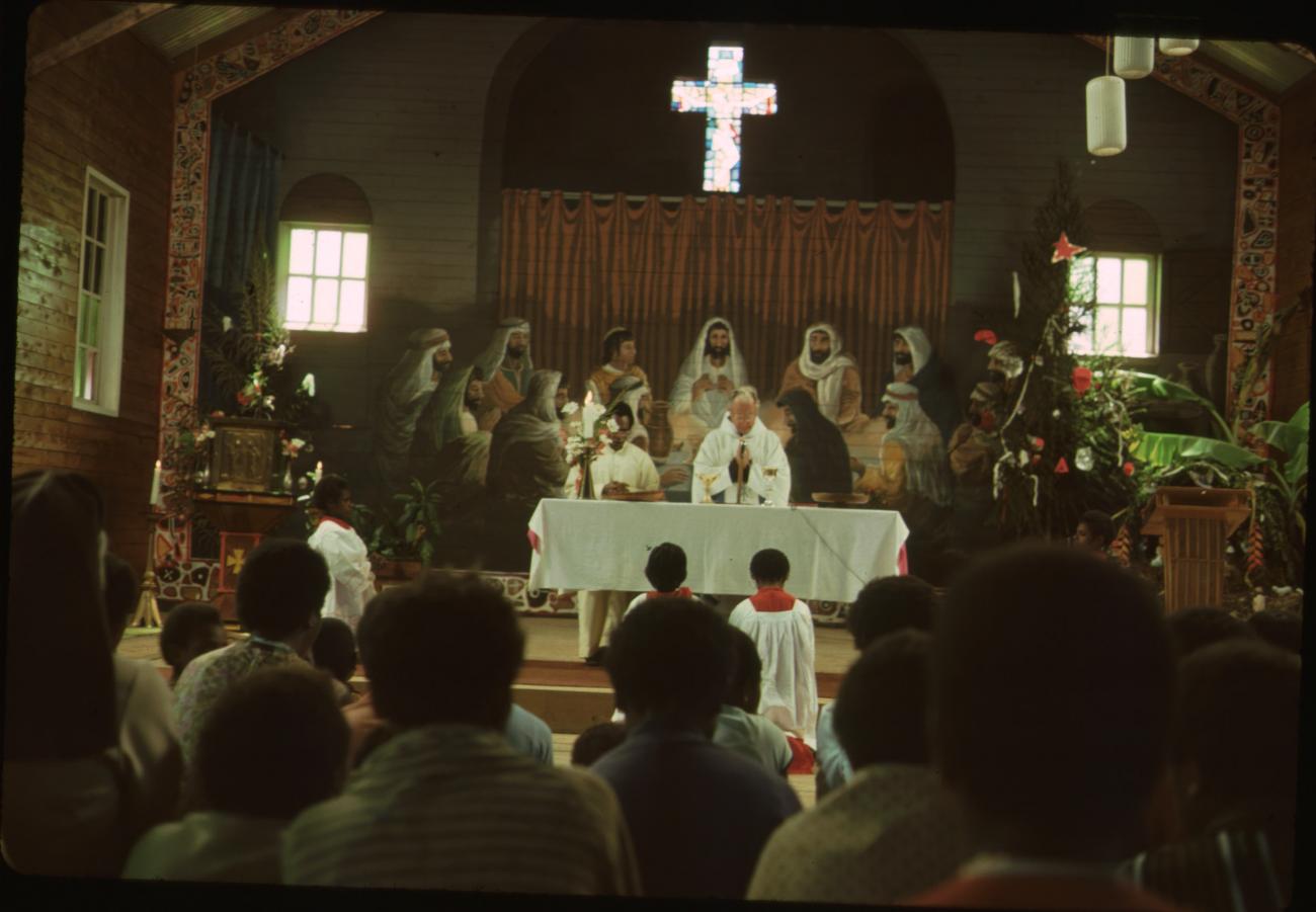 BD/132/178 -
viering eucharistie in Obano bij de Wisselmeren