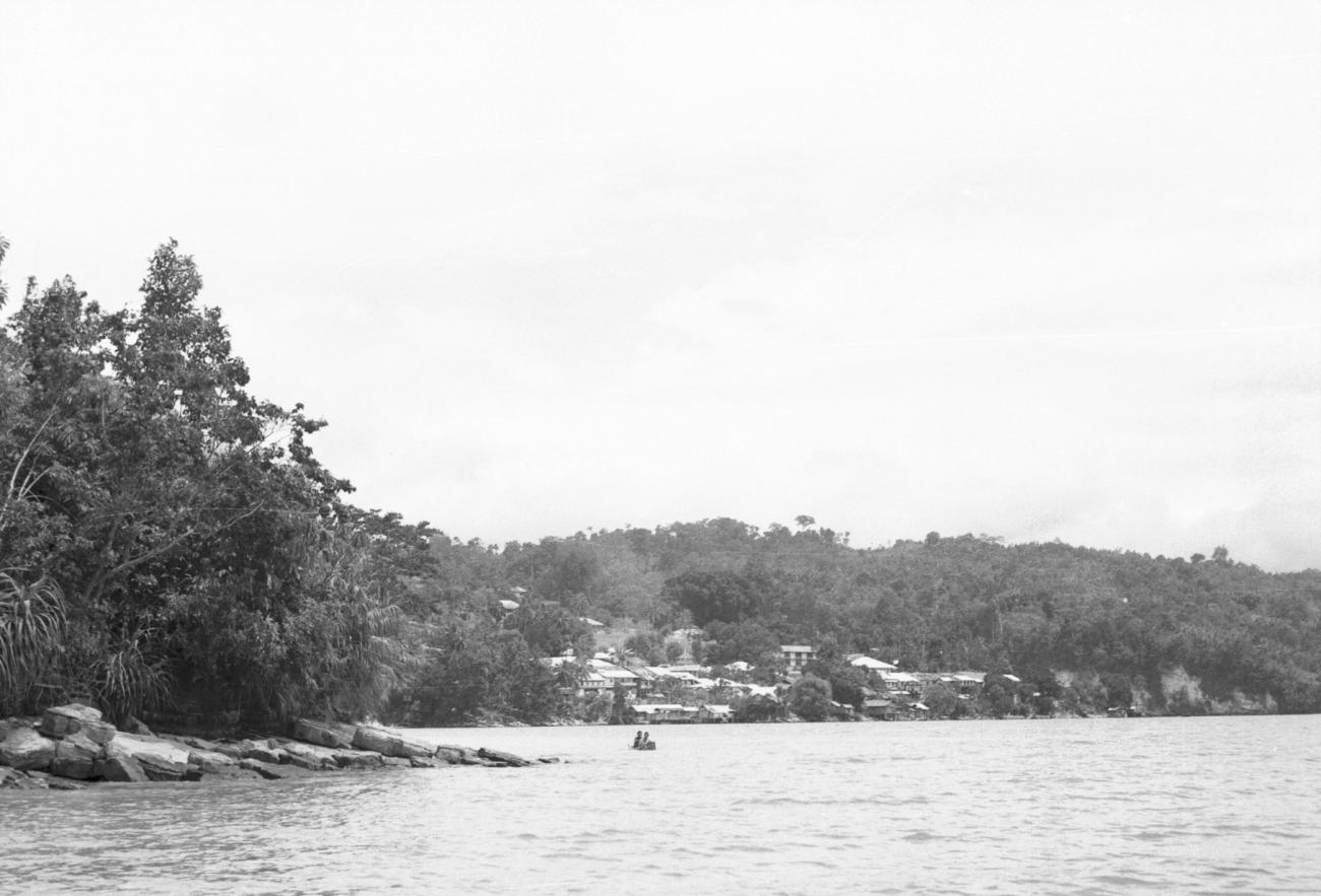 BD/133/1168 -
View on Fakfak from the sea