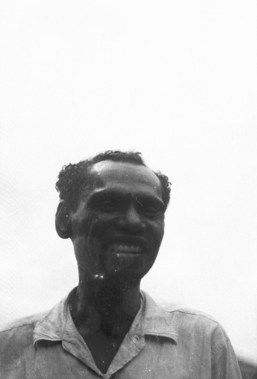 BD/133/1185 -
Portrait of a Papua man