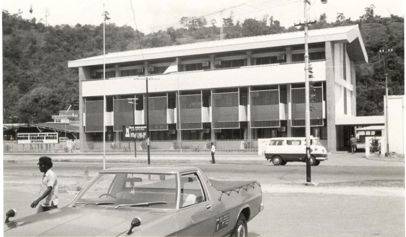 BD/253/113 -
Gebouw in Jayapura
