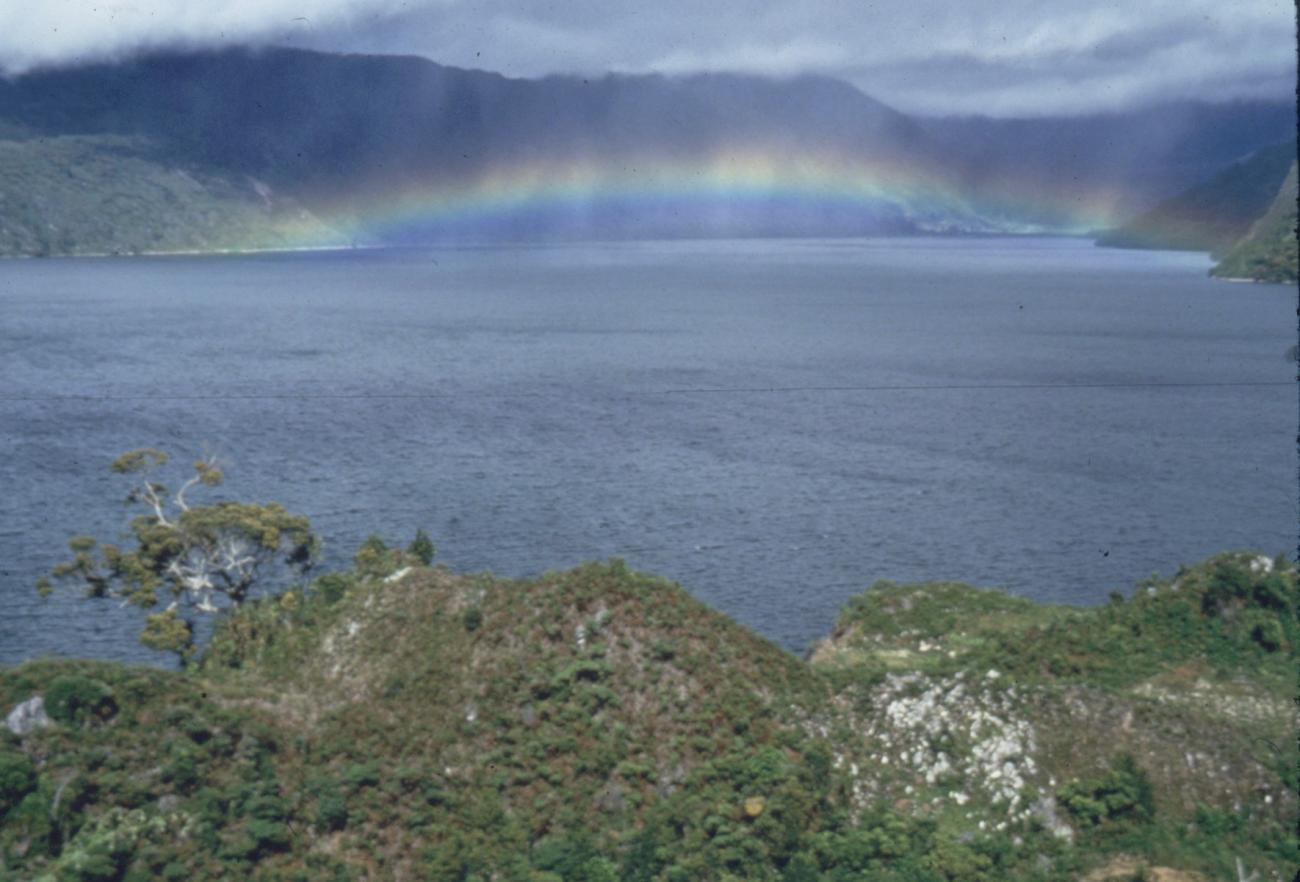 BD/285/49 -
Regenboog boven een van de Wisselmeren