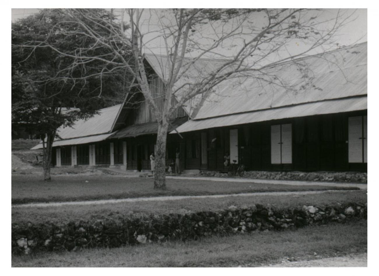 BD/54/21 - 
Kampong Manokwari, gebouw 
