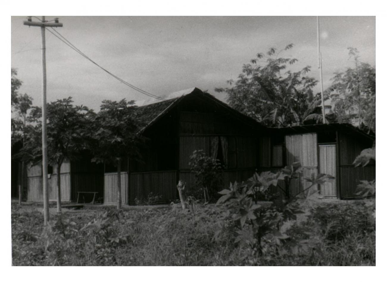 BD/54/26 - 
Manokwari, gebouw
