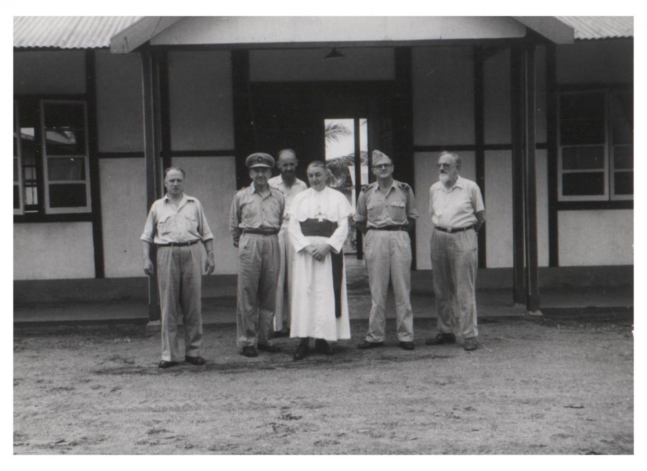 BD/54/48 -
Kampong Lampol I Merauke, mission station Tillemans