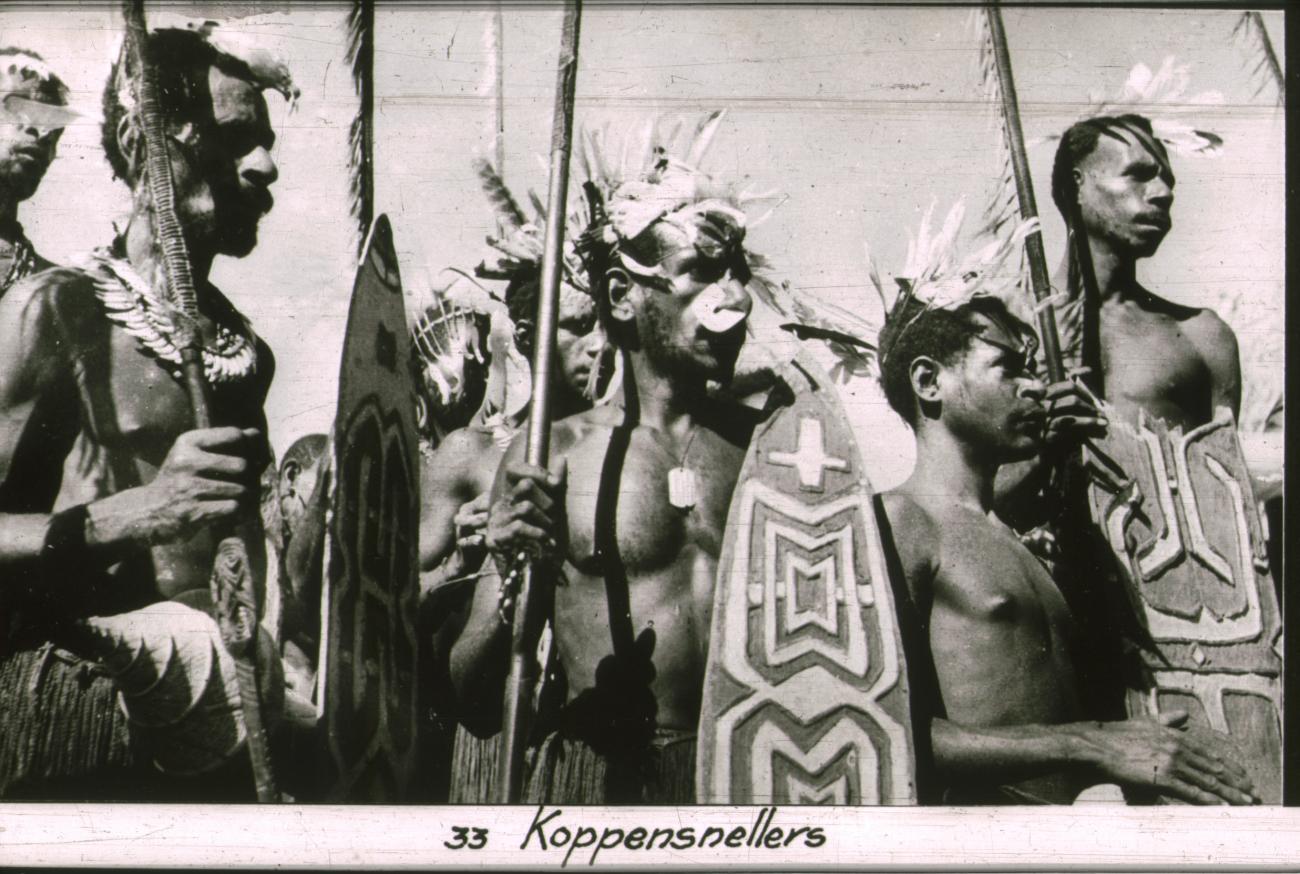 BD/186/88 -
Koppensnellers: Aujoekrijgers gereed voor sneltocht