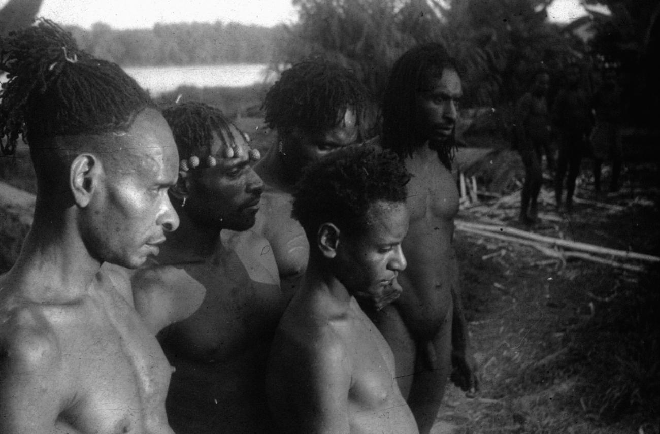 BD/216/52 - 
Groep mannen waarvan 
