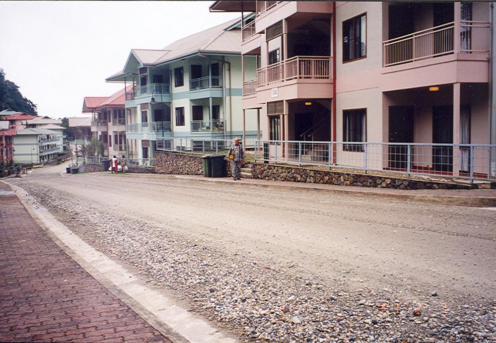 BD/269/102 -
Straatbeeld in Tembagapura