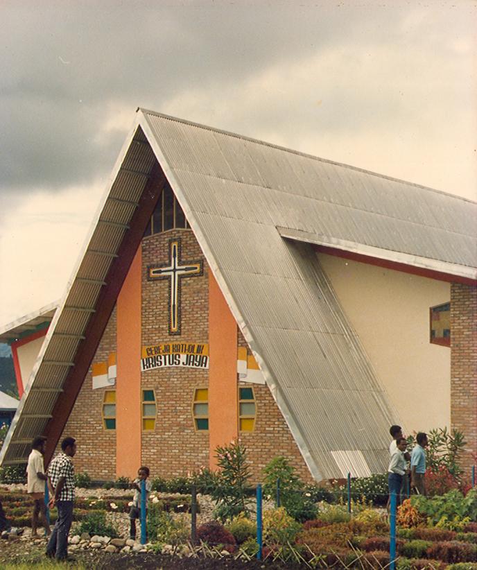 BD/269/121 -
De kerk van Wamena na de renovatie