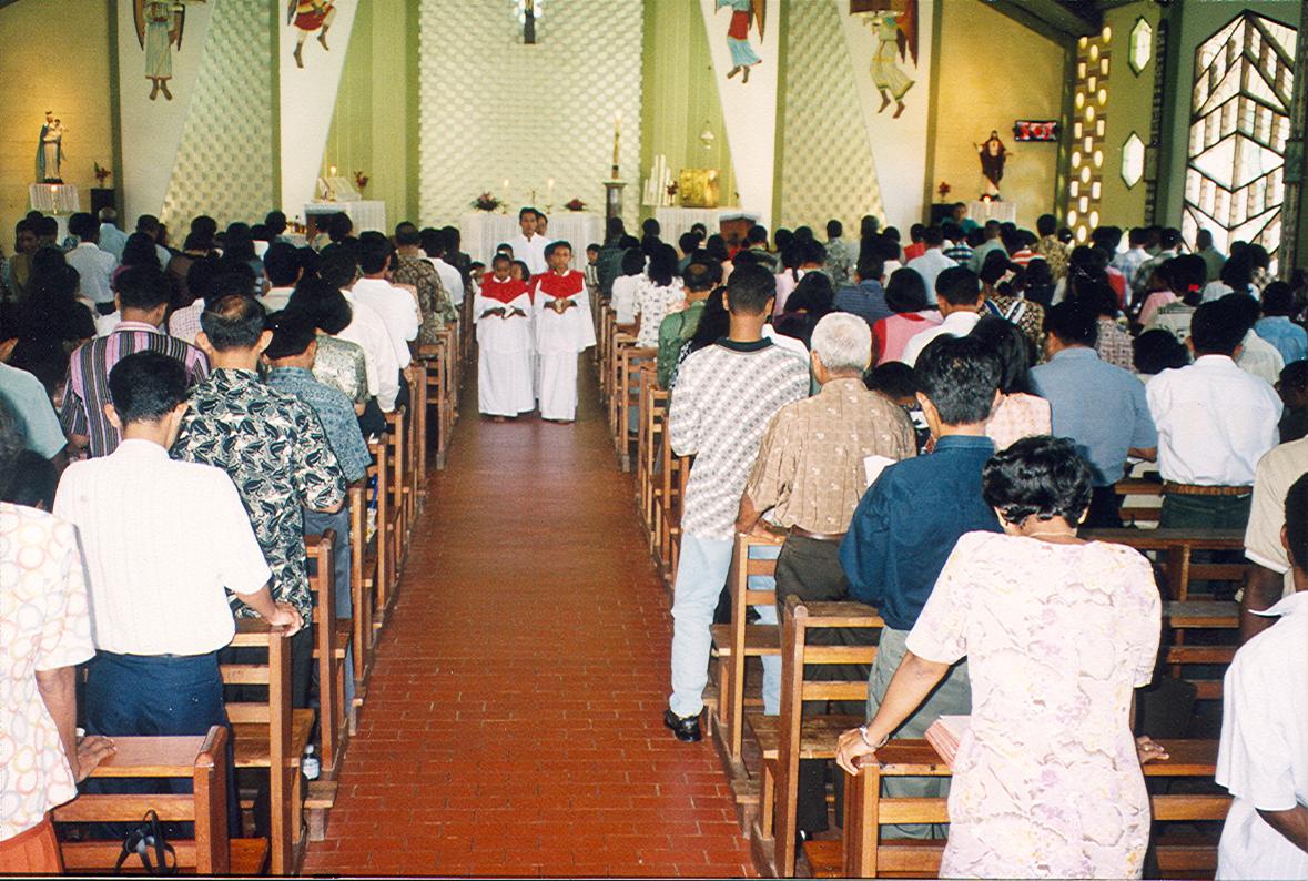 BD/269/345 -
Dienst in de kerk in Kota Raya