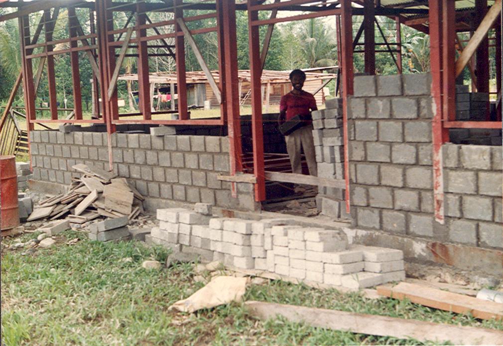 BD/269/57 -
Bouw van de nieuwe school in Timika