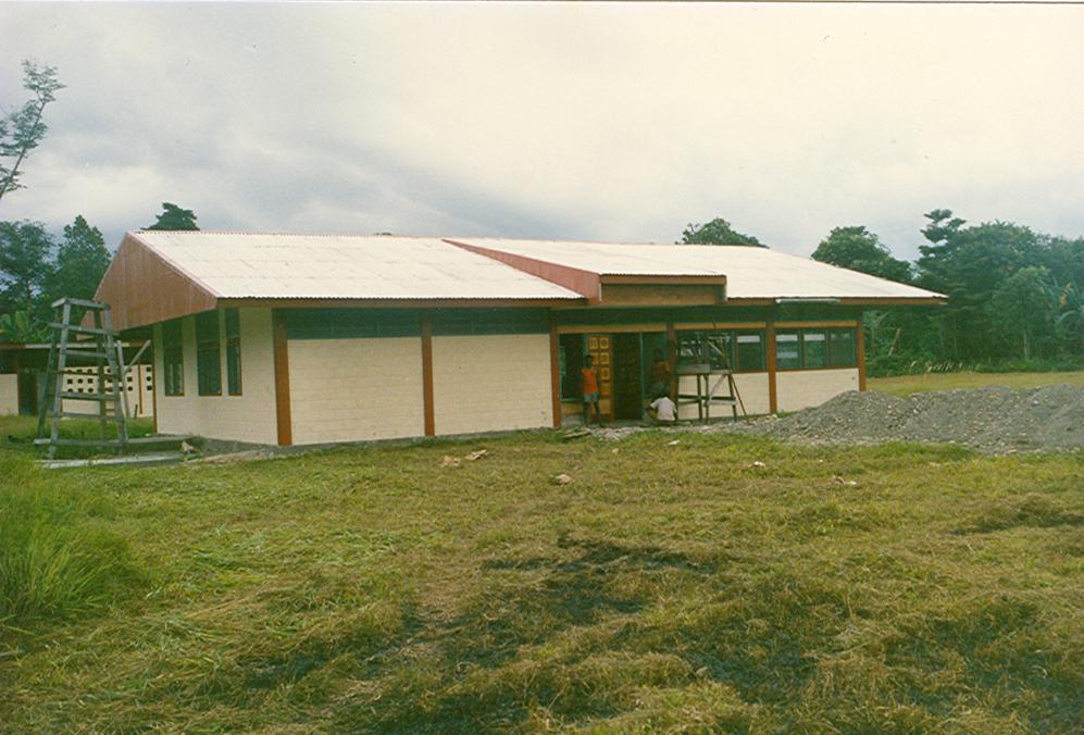BD/269/84 -
Bouw van de nieuwe school in Timika