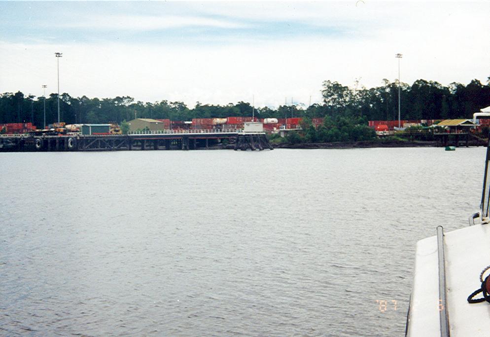 BD/269/92 -
Haven met containers aan de Mimikaanse kust