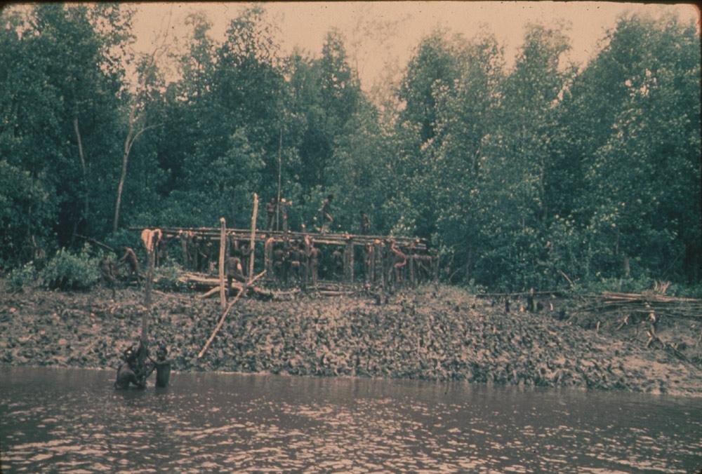 BD/30/7 - 
Construction of a stilt house
