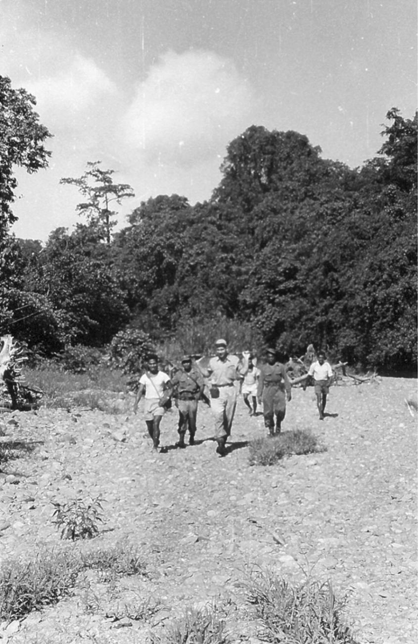BD/328/13 - 
Tournee in het District Moraid, Onderafdeling Sorong
