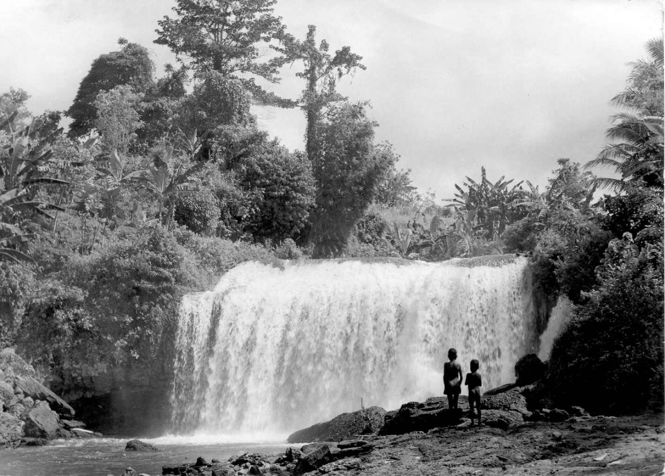 BD/66/334 -
Waterval in Teminaboean