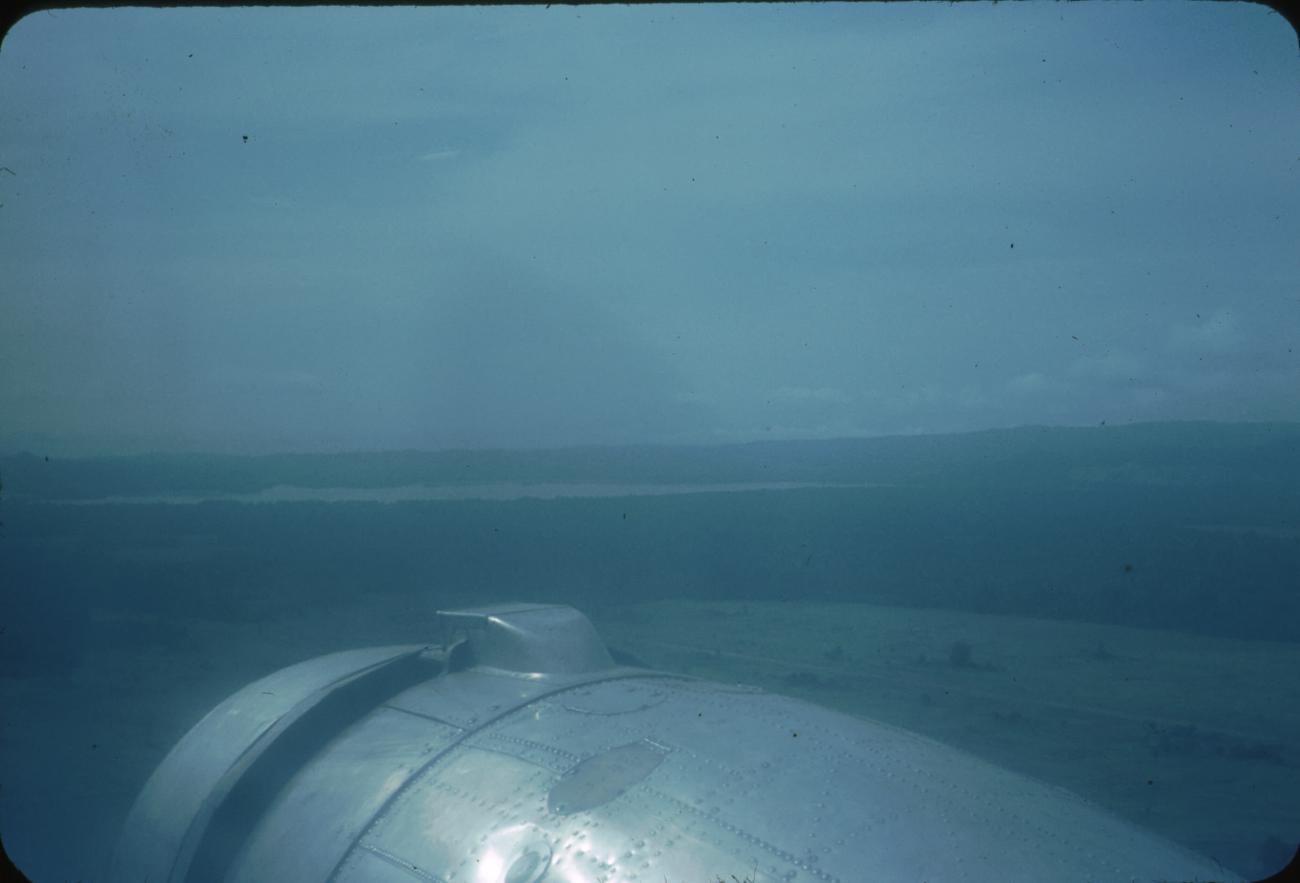 BD/171/56 -
Luchtfoto van rivier.