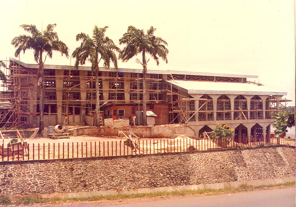 BD/269/582 -
Nieuwe kathedraal in aanbouw in Jayapura