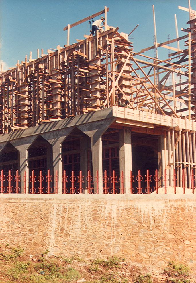 BD/269/584 -
Nieuwe kathedraal in aanbouw in Jayapura