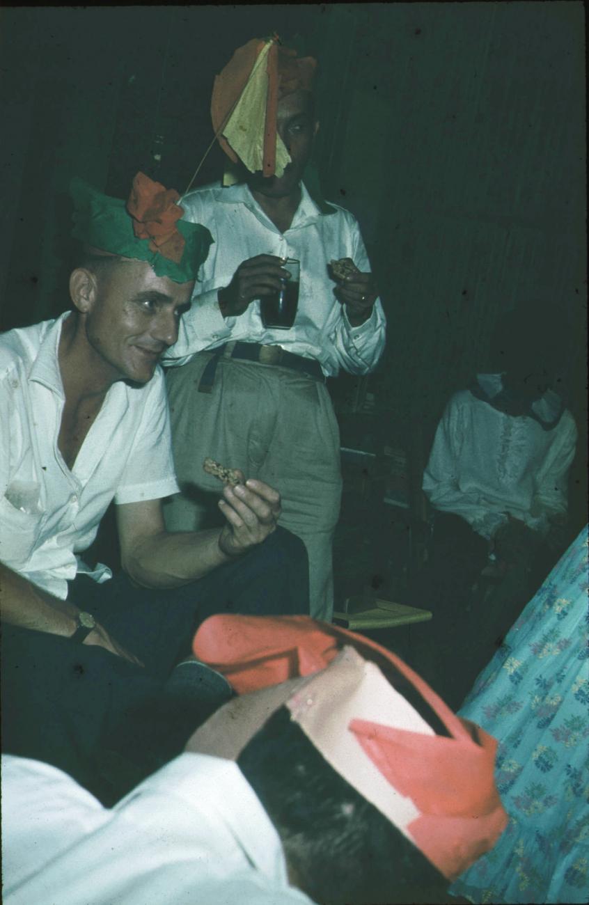 BD/171/1075 -
Feestje, Sinterklaas.