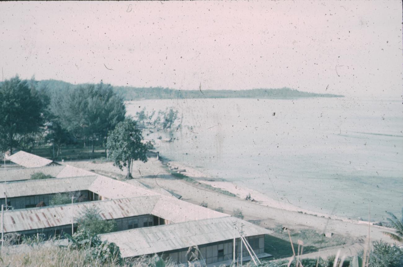 BD/171/1177 -
Huizen aan meer