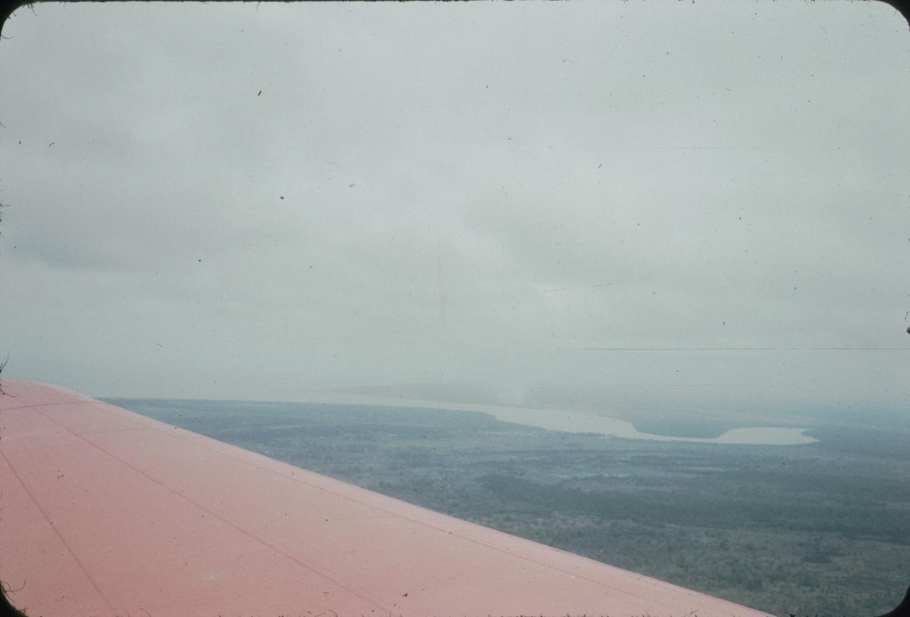 BD/171/1593 -
Luchtfoto met meanderende rivier.