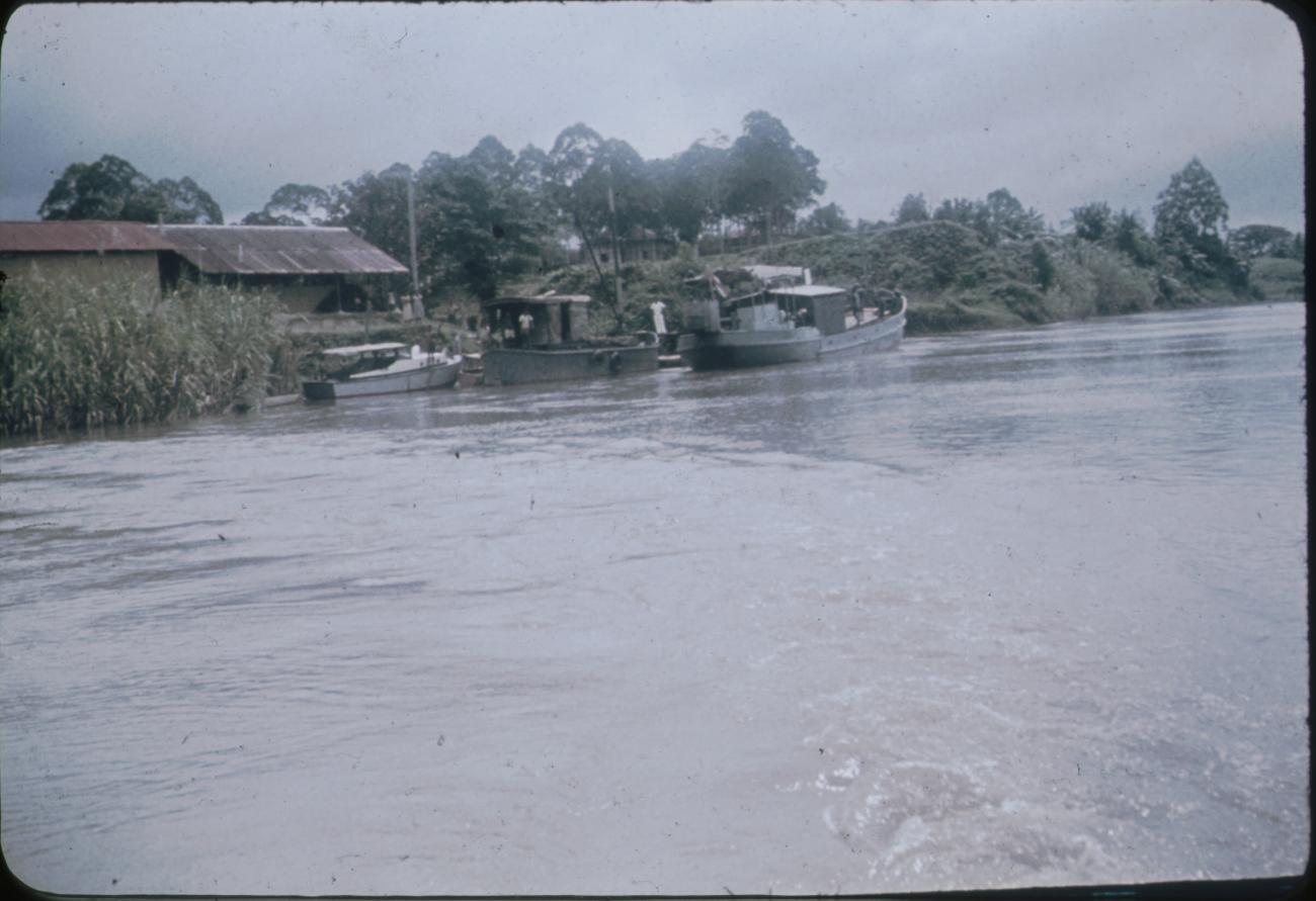 BD/171/1615 -
Boten in het water