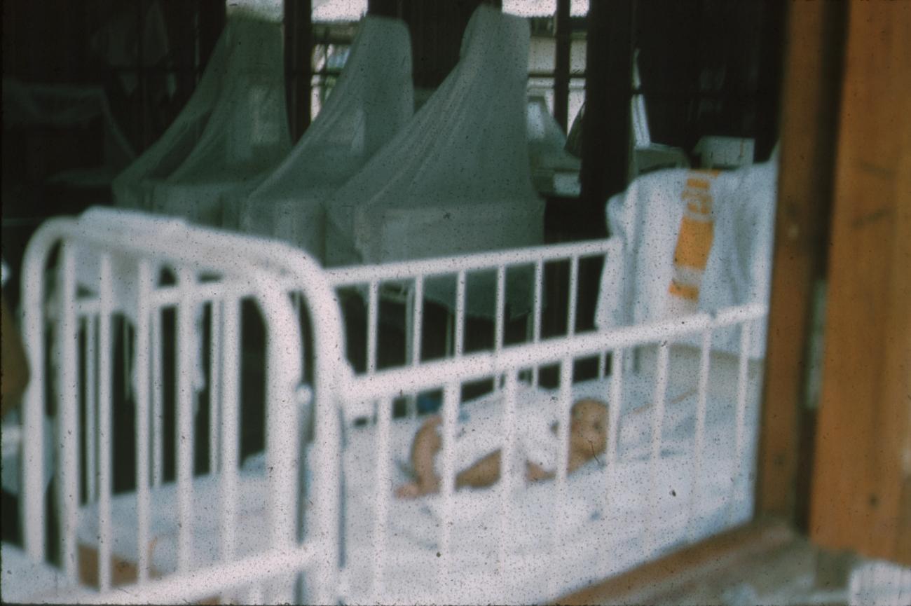 BD/171/747 -
Baby in ziekenhuis
