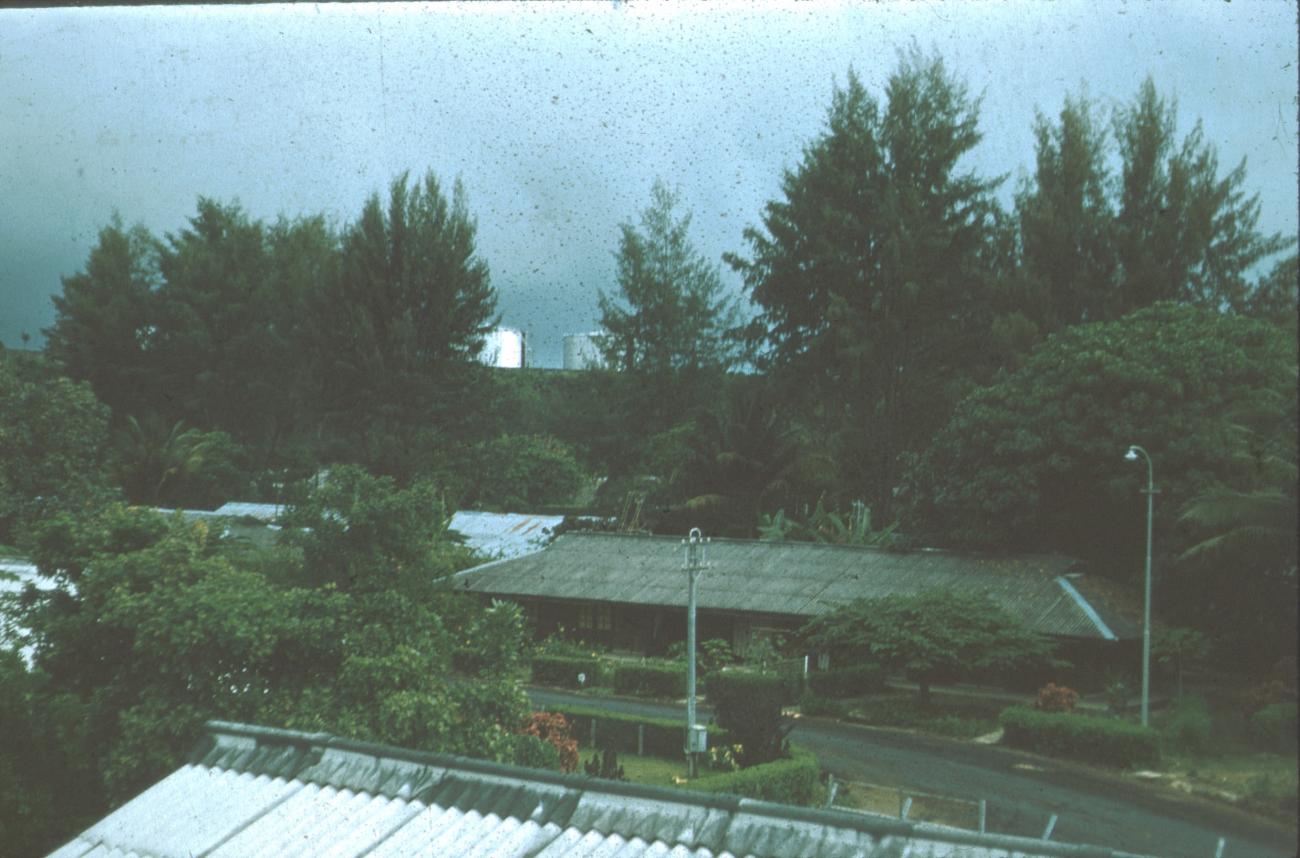 BD/171/754 -
Huizen met weg