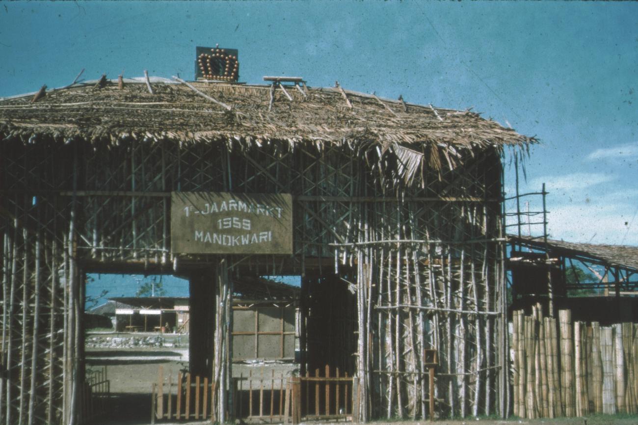 BD/171/762 -
Jaarmarkt Manokwari 1959