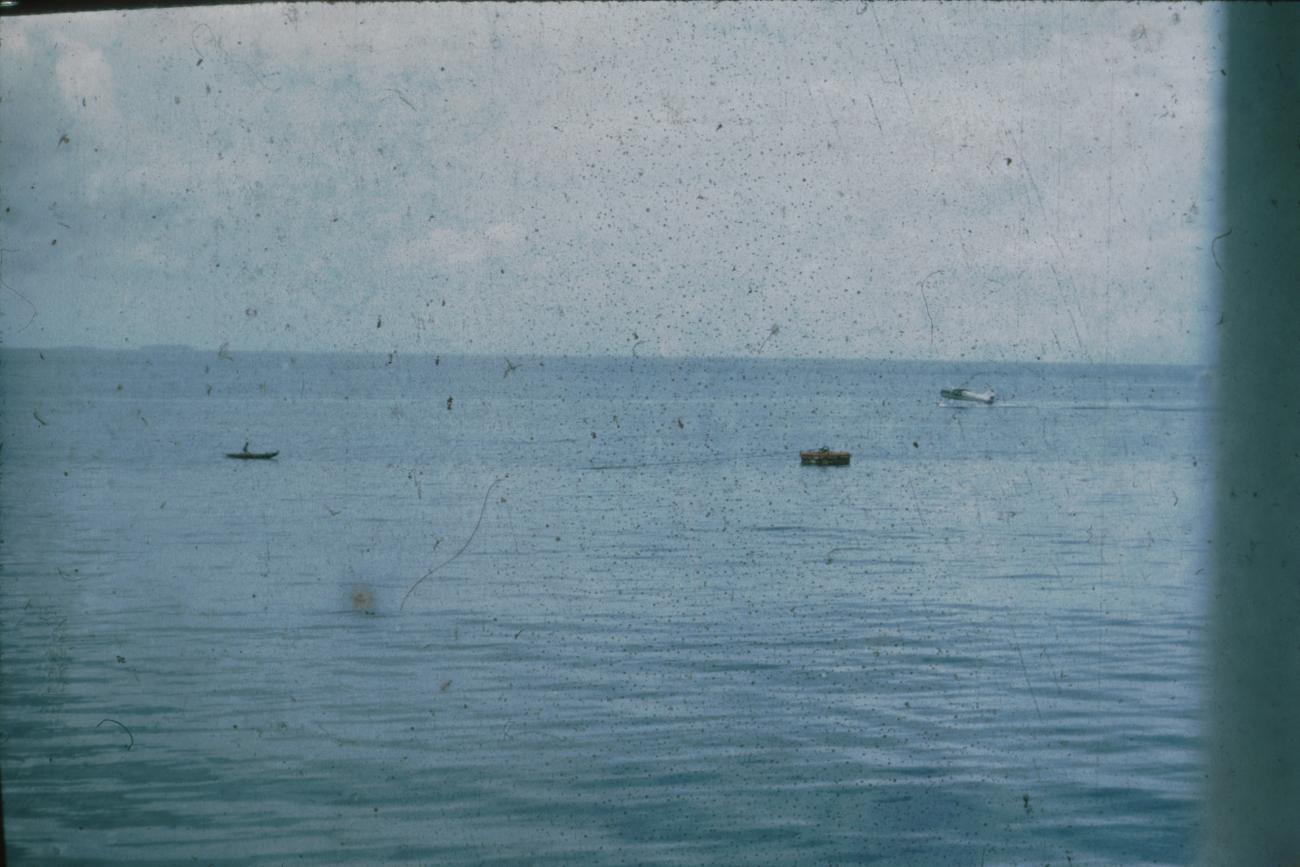 BD/171/766 - 
Meer met bootje en watervliegtuig
