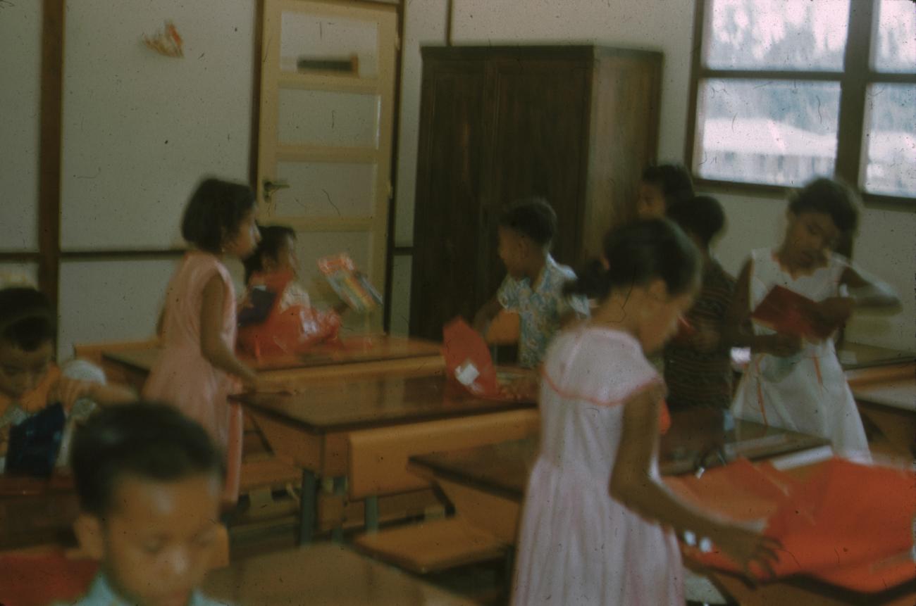 BD/171/891 - 
Kinderen in klaslokaal
