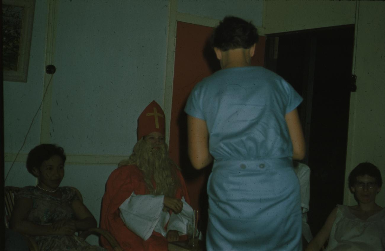 BD/171/931 -
Feestje, Sinterklaas.