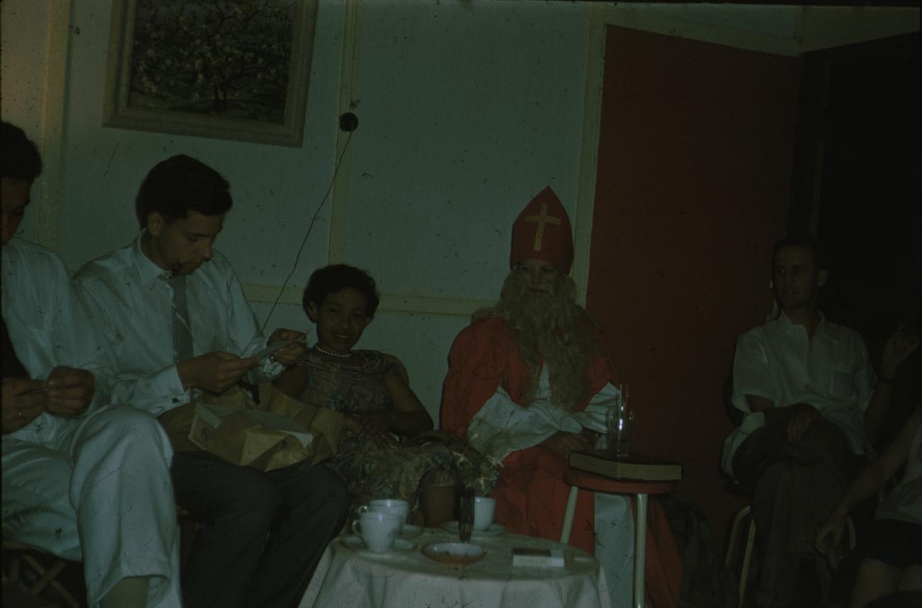 BD/171/932 -
Feestje, Sinterklaas.