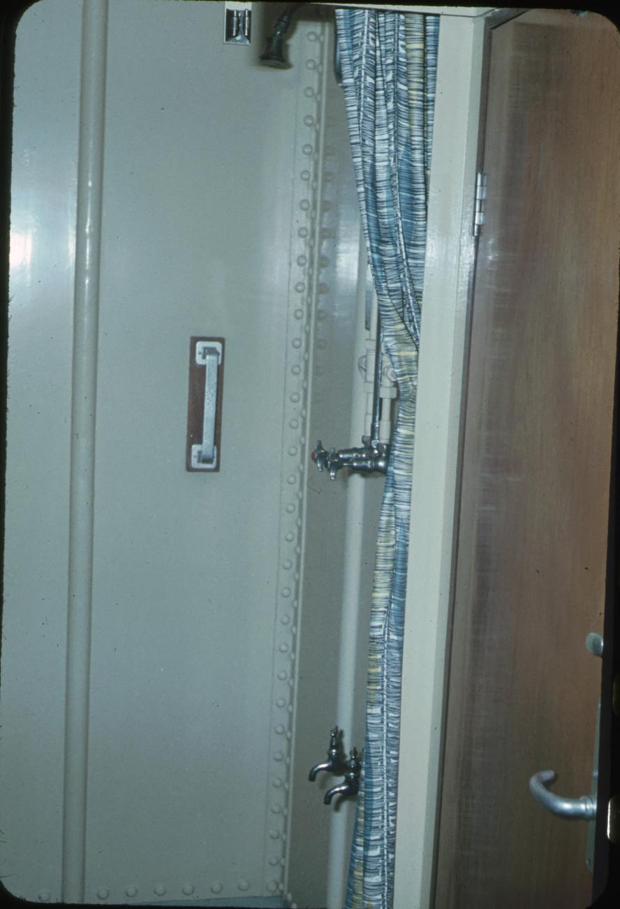 BD/171/1931 -
Interieur schip.