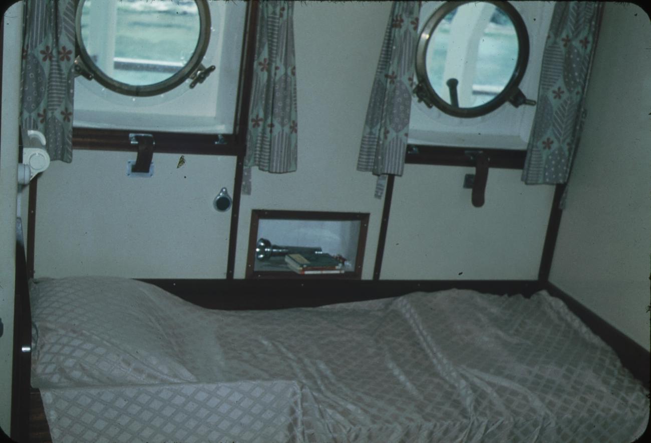 BD/171/1932 -
Interieur schip,
