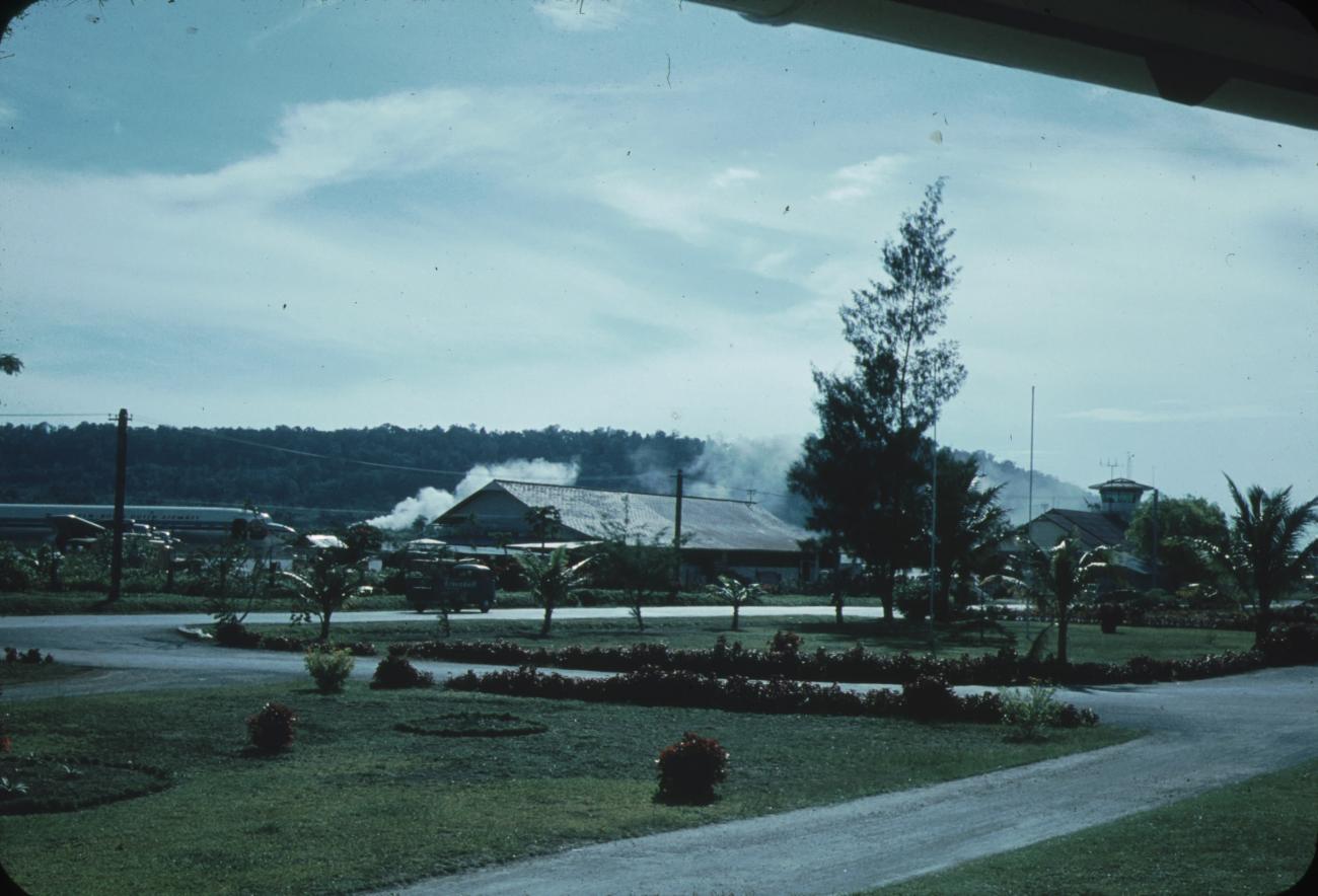 BD/171/1938 -
Luchthaven met vliegtuig.