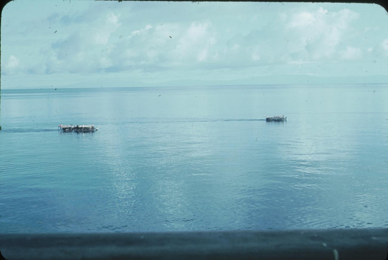BD/171/1943 -
Meer met twee kleine schepen.