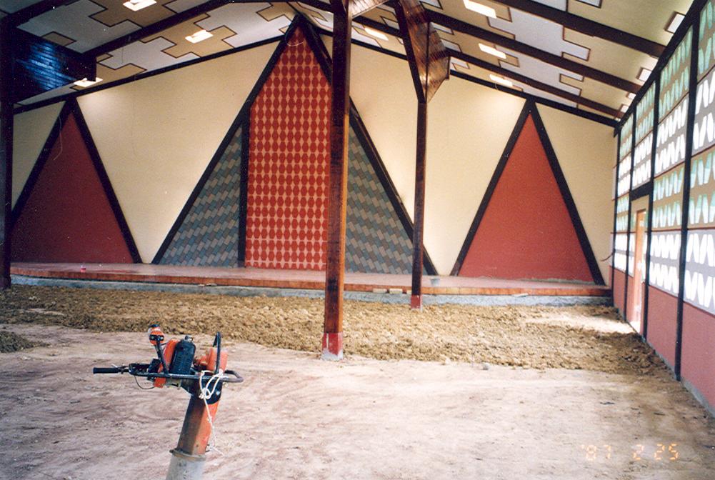 BD/269/833 - 
Interieur kerk in Arso
