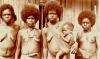 BD/168/15 Papoea's in rituele kleding