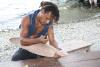 BD/153/11 houtbewerking sagobord pulau Asei, Sentani