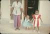BD/144/451 Groepsfoto moeder met twee kinderen