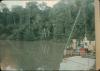 BD/144/507 Foto oever rivier vanaf schip