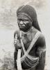 BD/326/33 Portret van een inwoner van de Kamu-vallei,    mogelijk iemand van het Moni-volk