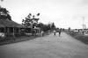 BD/133/1105 Straatbeeld in westerse nederzetting 