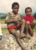 BD/269/248 Twee kinderen met potloden